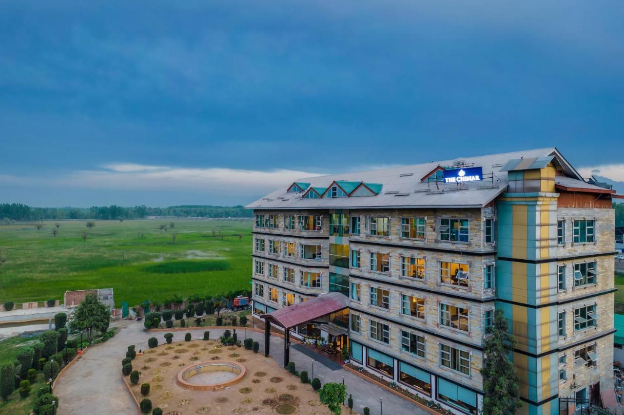 The Chinar Srinagar Srīnagar Exterior foto